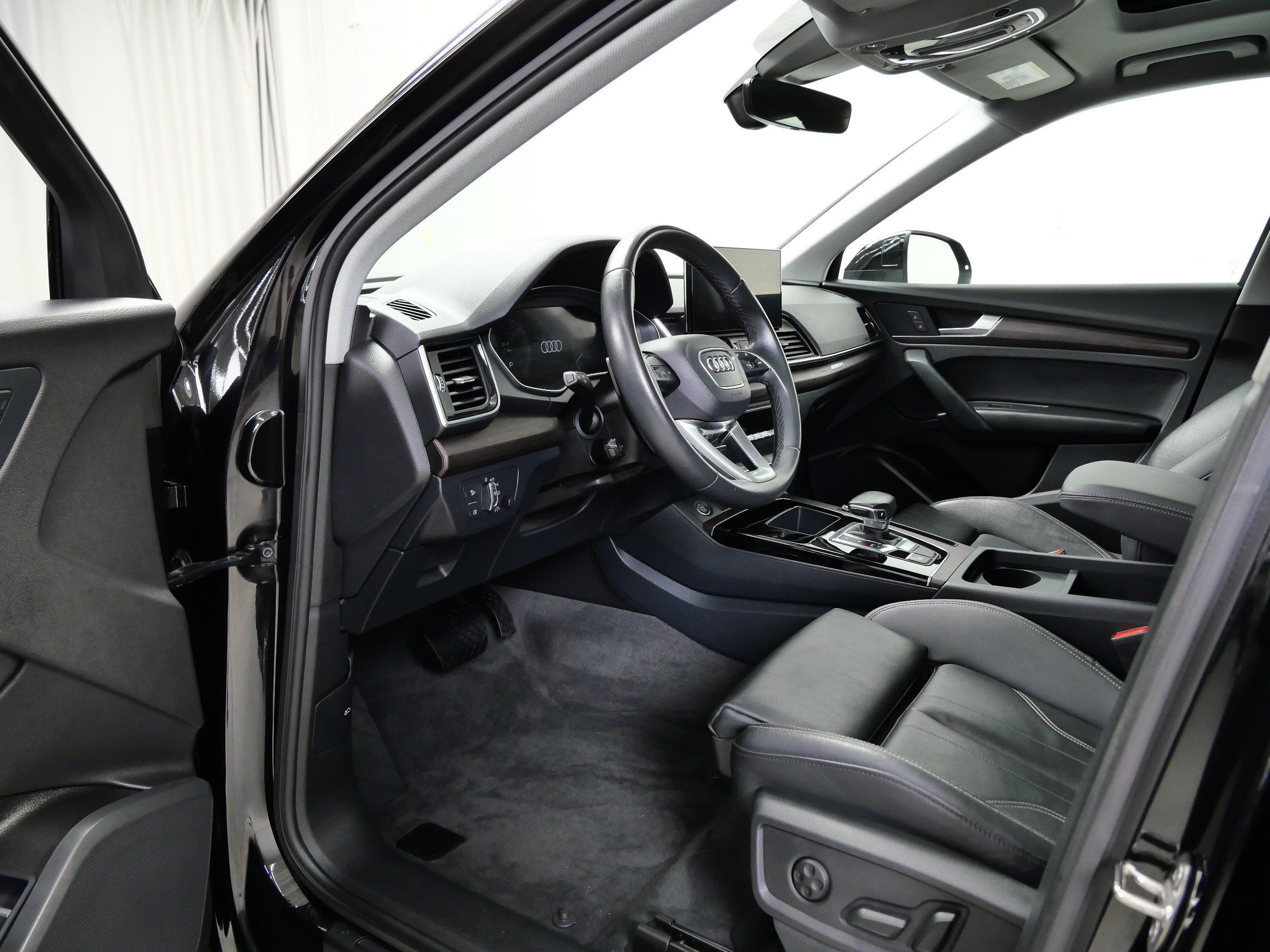 Used 2024 Audi Q5 e Premium AWD/4WD image 14