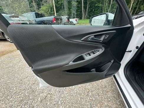 Used 2020 Chevrolet Malibu LT FWD image 24
