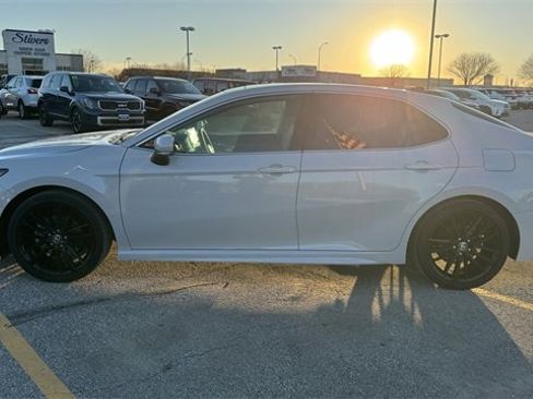 Used 2023 Toyota Camry XSE image 5