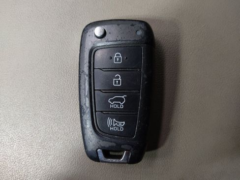 Used 2019 Hyundai Santa Fe SE FWD image 32