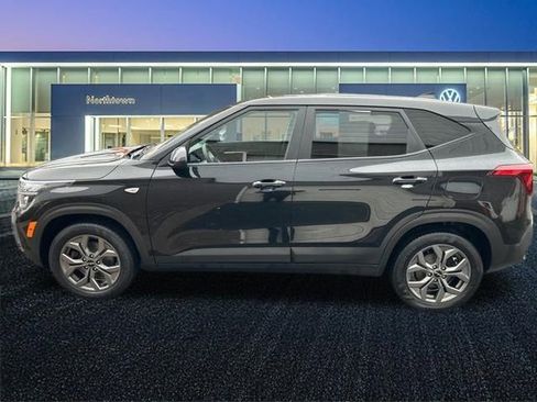 Used 2024 Kia Seltos LX AWD/4WD image 5