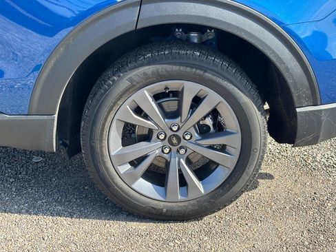 Used 2023 Ford Explorer XLT w/ Equipment Group 202A AWD/4WD image 11