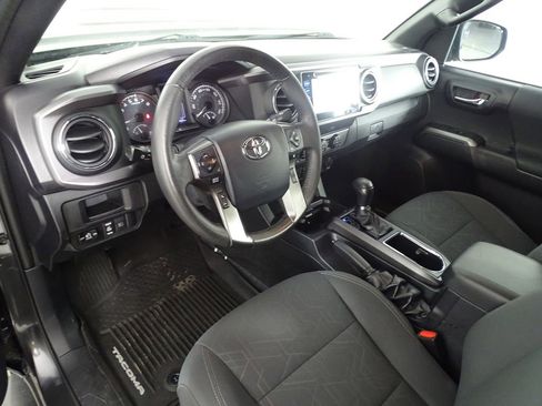 Used 2019 Toyota Tacoma SR5 image 18