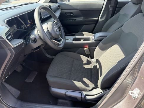 Used 2025 Nissan Kicks S FWD image 17
