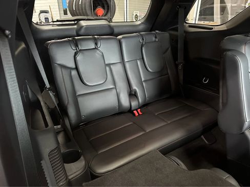 Used 2025 Ford Explorer ST-Line w/ Premium Package AWD/4WD image 37