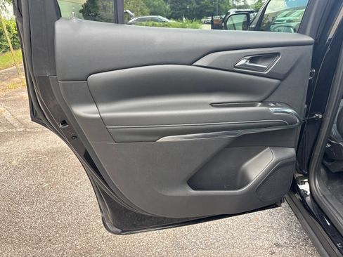 Used 2024 Chevrolet Traverse LS FWD image 22