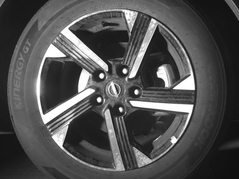 Used 2025 Nissan Sentra SV image 13