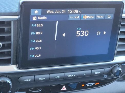 Certified 2025 Hyundai Venue SEL FWD image 27