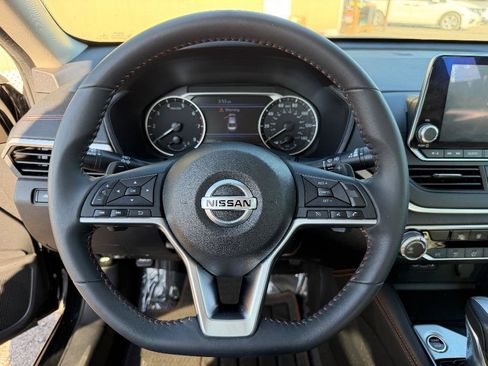 Used 2022 Nissan Altima 2.5 SR image 19