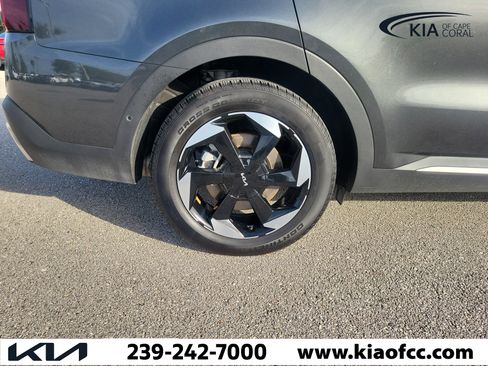 Used 2025 Kia Sorento SX Prestige AWD/4WD image 8
