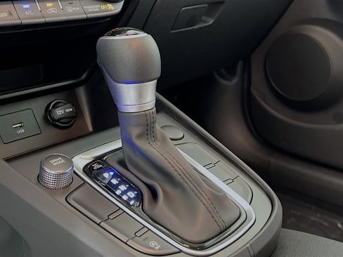 Used 2022 Hyundai Kona SEL image 24