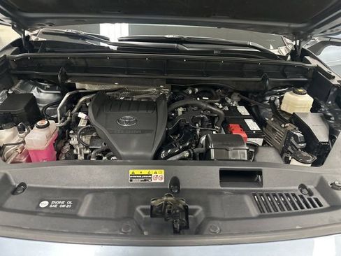 Used 2023 Toyota Highlander Platinum FWD image 25
