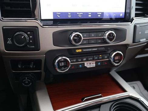 Used 2022 Ford F250 King Ranch w/ King Ranch Ultimate Package AWD/4WD image 17