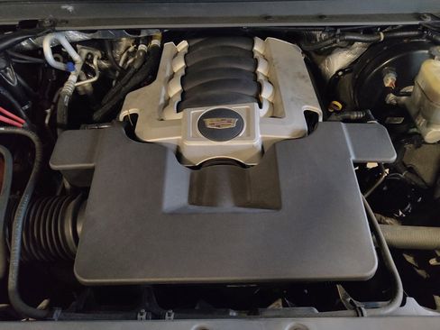 Used 2016 Cadillac Escalade Premium RWD image 30