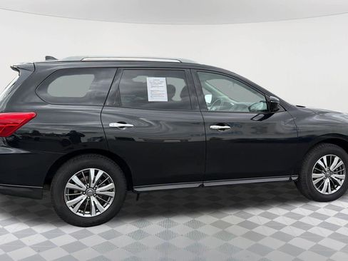 Used 2019 Nissan Pathfinder SL image 4