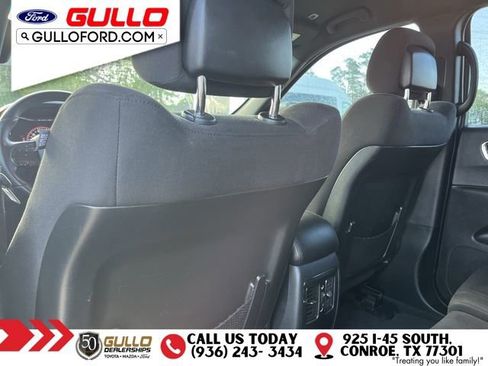 Used 2018 Dodge Durango SXT w/ Quick Order Package 2BB AWD/4WD image 16