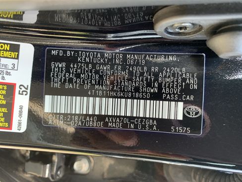 Used 2019 Toyota Camry XLE w/ Navigation Package FWD image 36