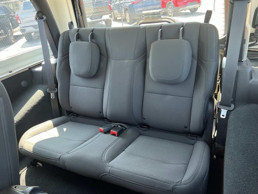 Used 2022 Jeep Wrangler Sport AWD/4WD image 12