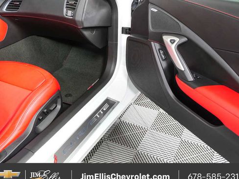 Certified 2015 Chevrolet Corvette Z06 w/ 3LZ Preferred Equipment Group image 22