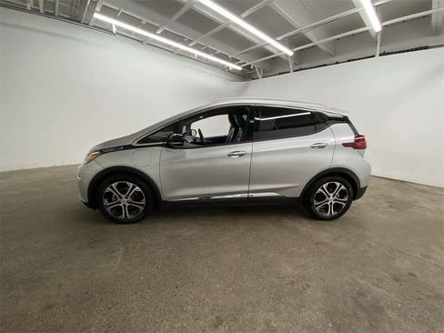 Used 2020 Chevrolet Bolt Premier w/ Infotainment Package image 3