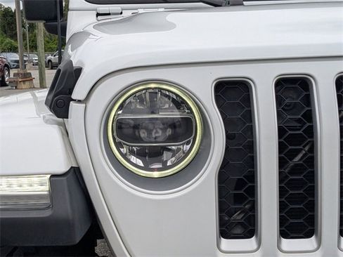 Used 2020 Jeep Gladiator Overland image 10