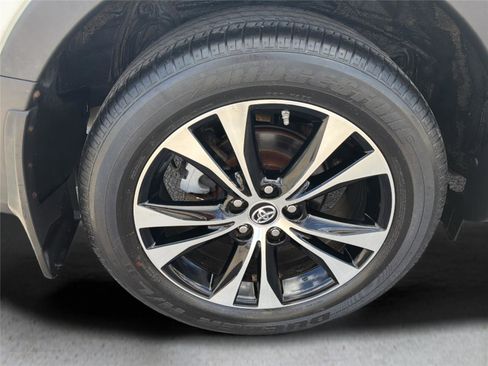 Used 2015 Toyota RAV4 Limited w/ Technology Package image 33