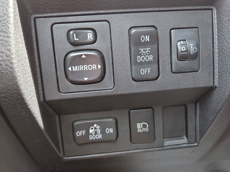 Used 2018 Toyota Tundra SR5 w/ SR5 Upgrade Package RWD image 23