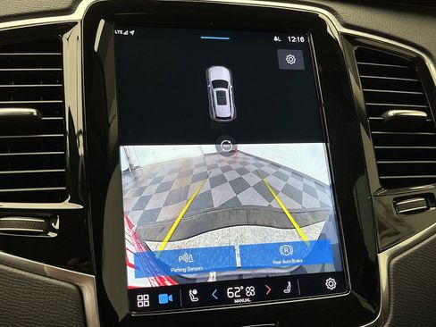 Used 2023 Volvo XC90 B6 Plus image 6