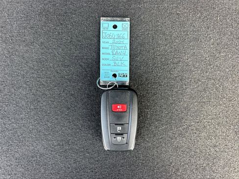Used 2025 Toyota RAV4 XLE AWD/4WD image 36