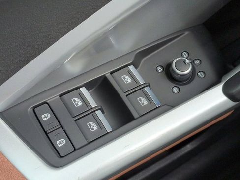 Used 2023 Audi Q3 2.0T Premium image 24