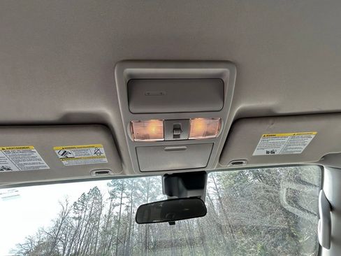 Used 2022 Nissan Frontier SV image 31