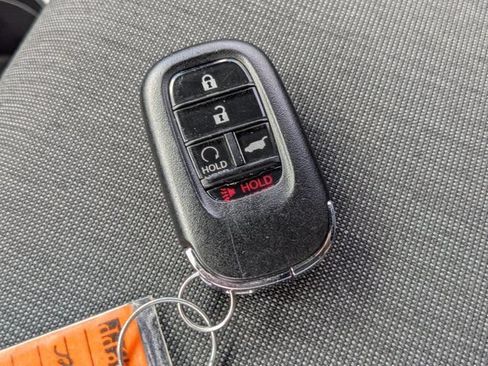 Used 2025 Honda Pilot Sport image 29