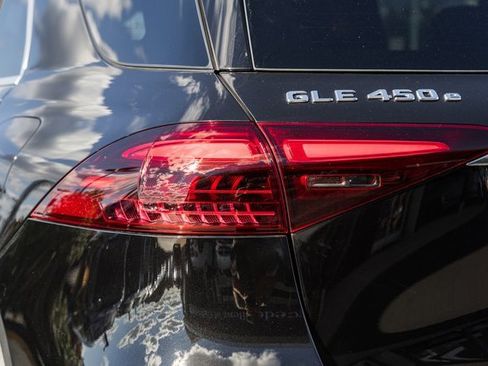 Certified 2025 Mercedes-Benz GLE 450e 4MATIC image 8