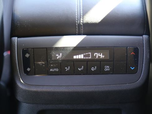 Used 2024 Nissan Pathfinder SV image 22