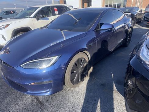 Used 2023 Tesla Model S Standard Range image 2