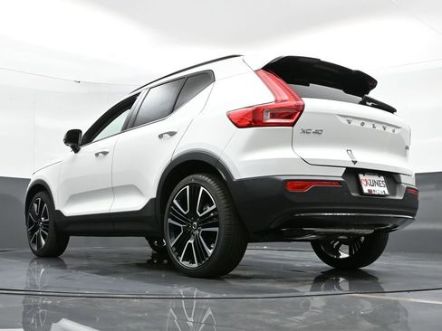 New 2025 Volvo XC40 B5 Plus w/ Climate Package AWD/4WD image 46