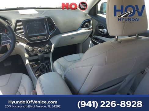 Used 2019 Jeep Cherokee Limited FWD image 20