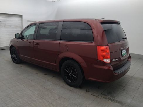 Used 2019 Dodge Grand Caravan SXT w/ Blacktop Package FWD image 3
