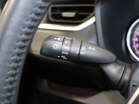 Used 2020 Toyota RAV4 Limited image 39