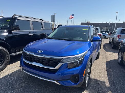 Used 2021 Kia Seltos EX image 1