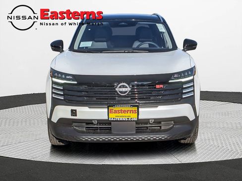 New 2026 Nissan Kicks SR w/ SR Premium Package image 3