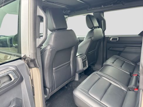 Used 2025 Ford Bronco Outer Banks AWD/4WD image 25