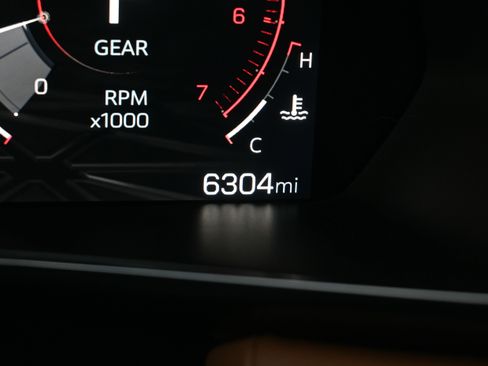 Used 2024 GMC Canyon AT4 w/ AT4 Premium Package image 25