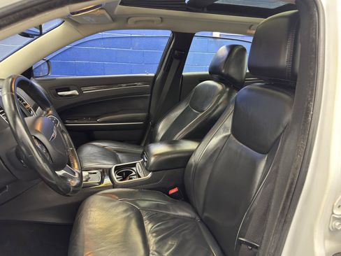 Used 2015 Chrysler 300 Limited image 20