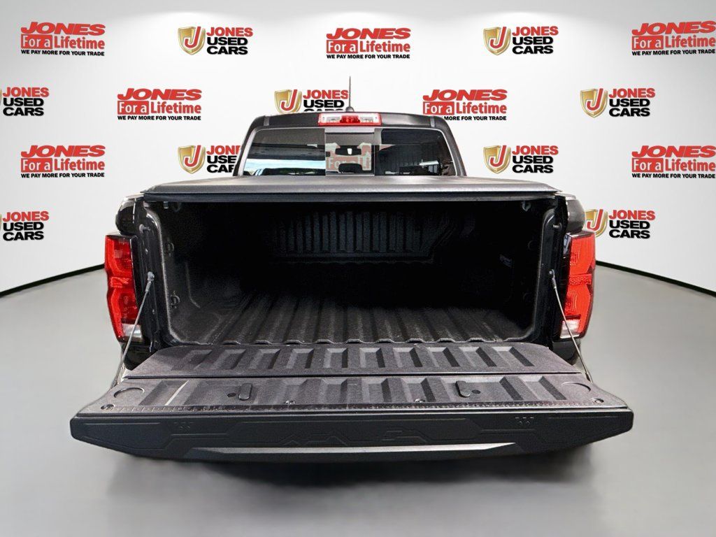 Used 2023 Chevrolet Colorado Z71 w/ Z71 Convenience Package 2 AWD/4WD image 16