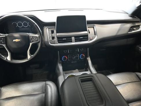 Used 2021 Chevrolet Suburban LT w/ Luxury Package AWD/4WD image 13
