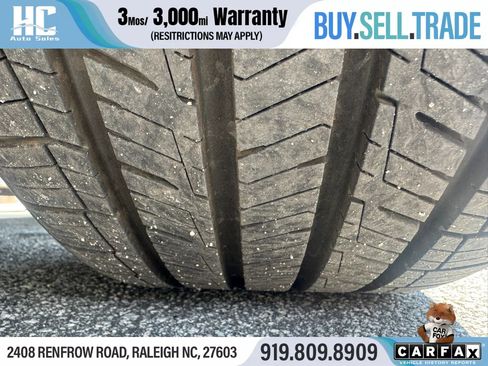 Used 2017 Ford Explorer XLT w/ Equipment Group 202A AWD/4WD image 11