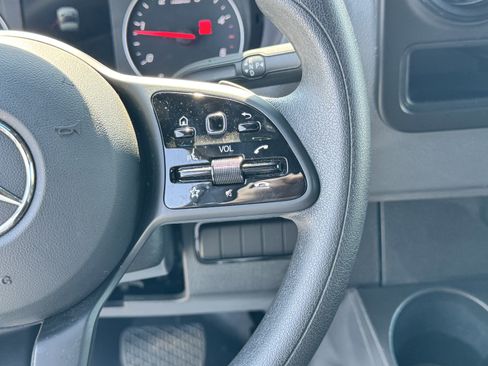 Used 2023 Mercedes-Benz Sprinter 2500 image 19