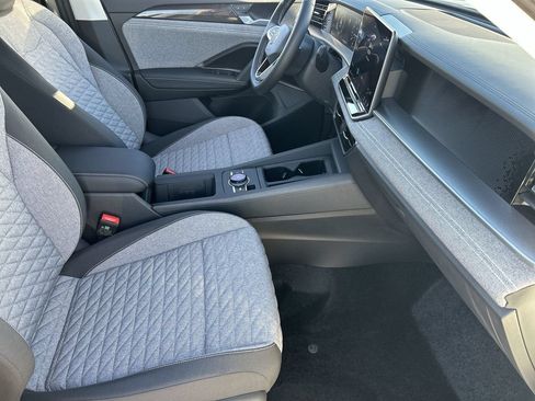 New 2026 Volkswagen Tiguan S FWD image 8