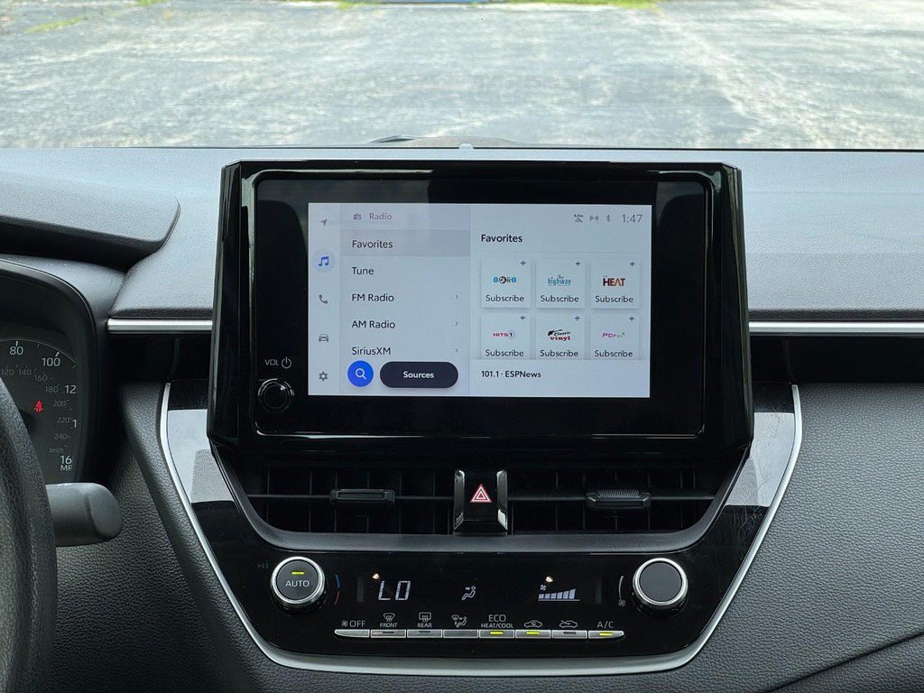 Used 2025 Toyota Corolla LE FWD image 19